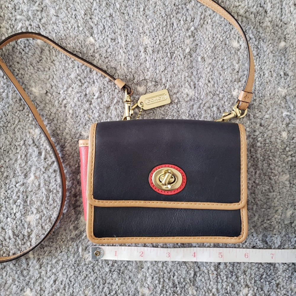Vintage Coach crossbody bag
